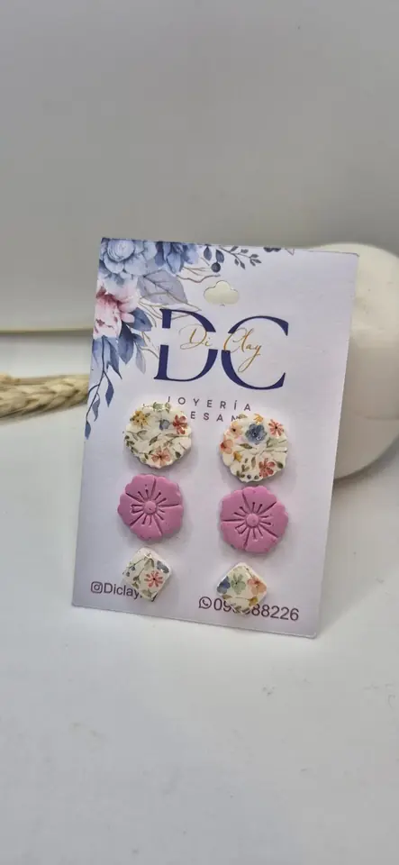 Conjunto x 3 mini flores estampadas