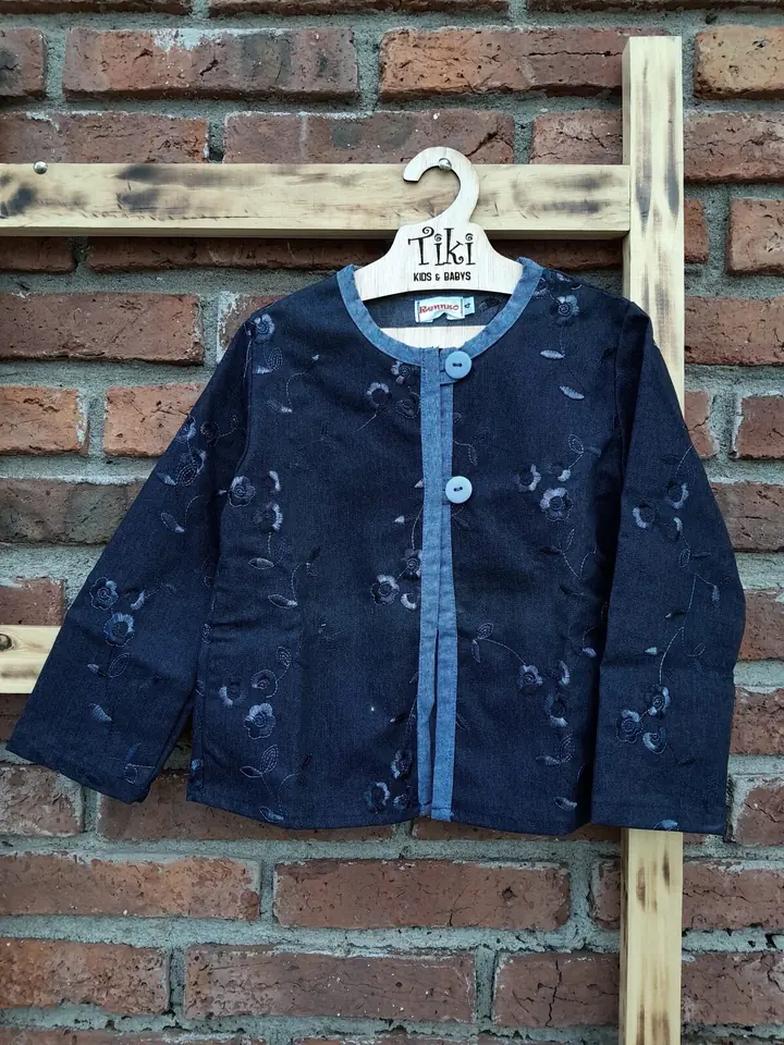 Chaqueta jeans bordado