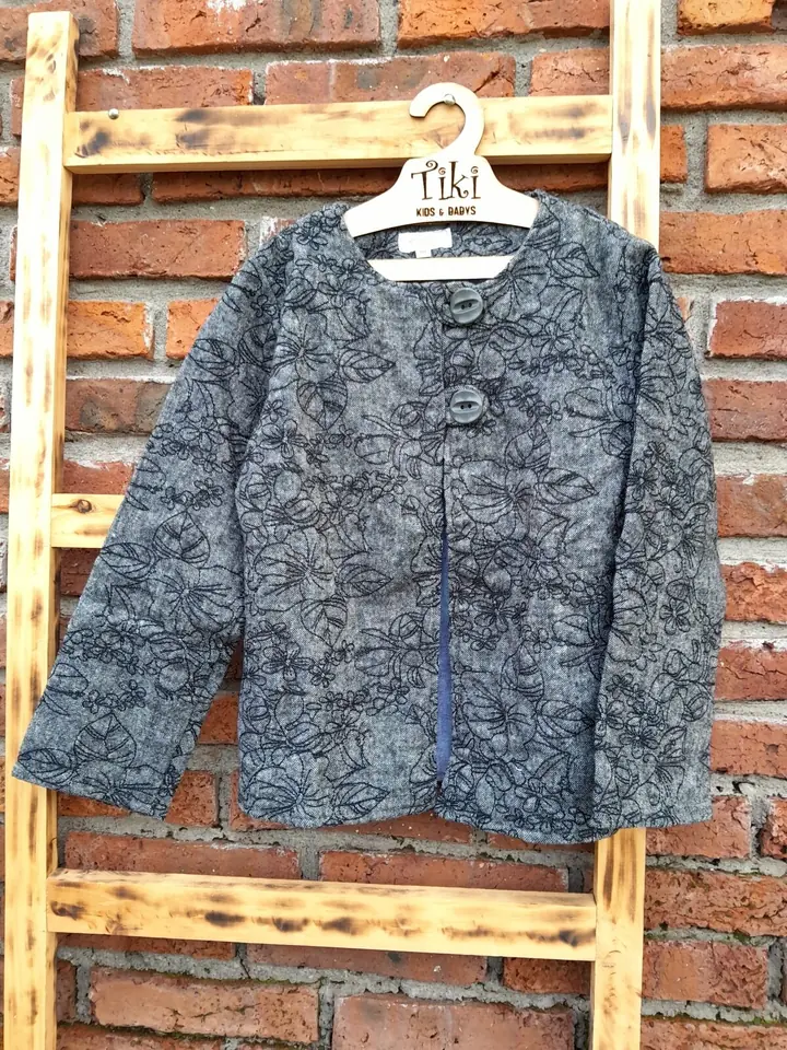 Chaqueta paño bordado