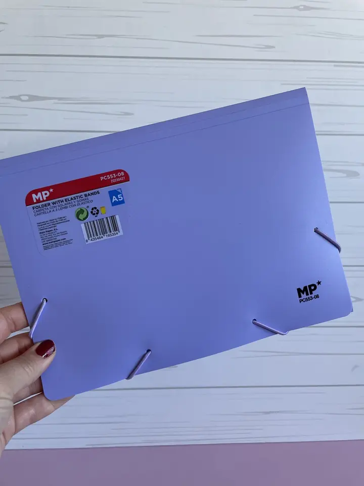Carpeta con elástico A5. Color Violeta.