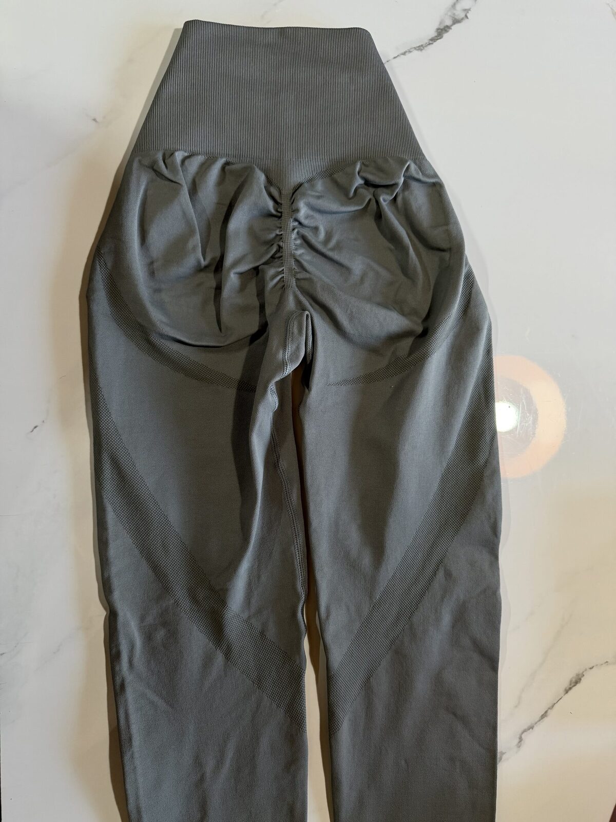 CALZA LISA GRIS OSCURO PUSH UP• TALLE L•