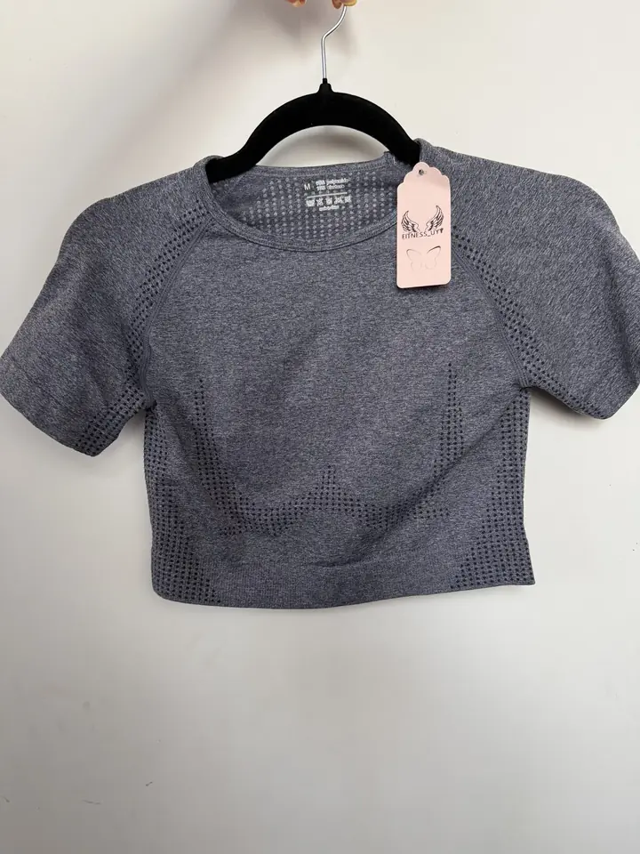 TOP CON MANGA TALLE M
