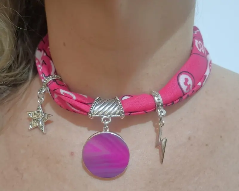 COLLAR VIBRACIÓN CON ÁGATA FUSCIA