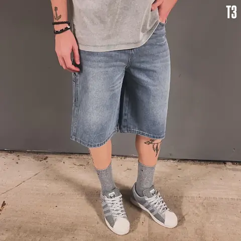 Bermuda Super Baggy 3/4 celeste