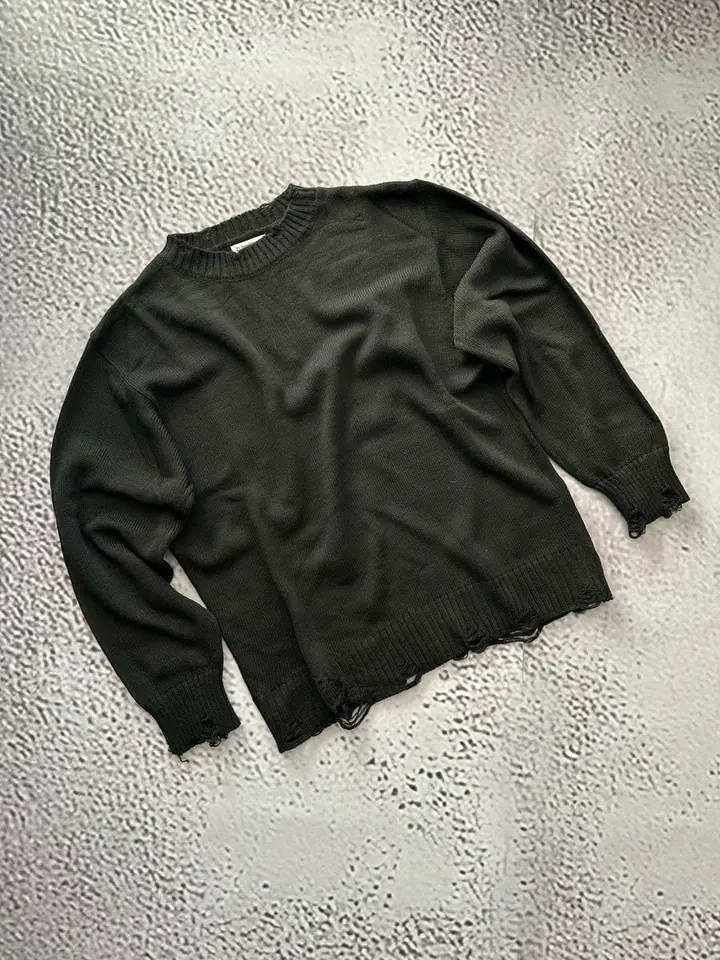 Sweater de hilo negro