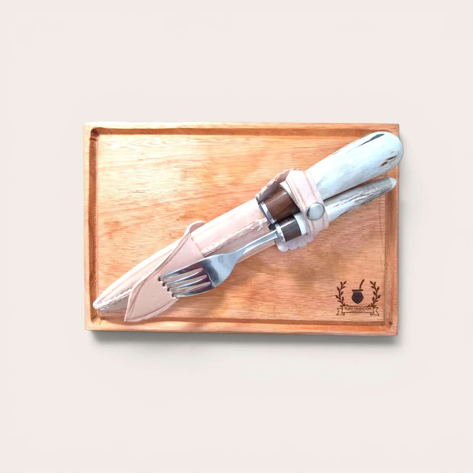 Set Asado, Cuchillo, tenedor y tabla
