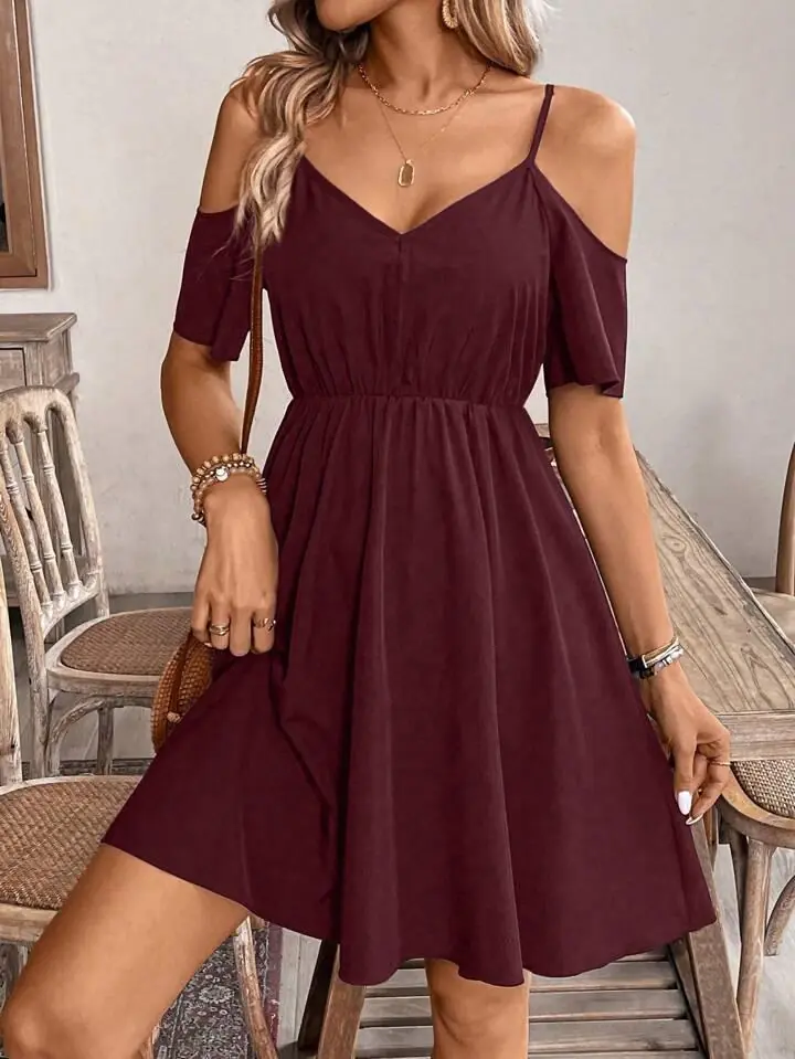 Vestido bordo hombros caidos