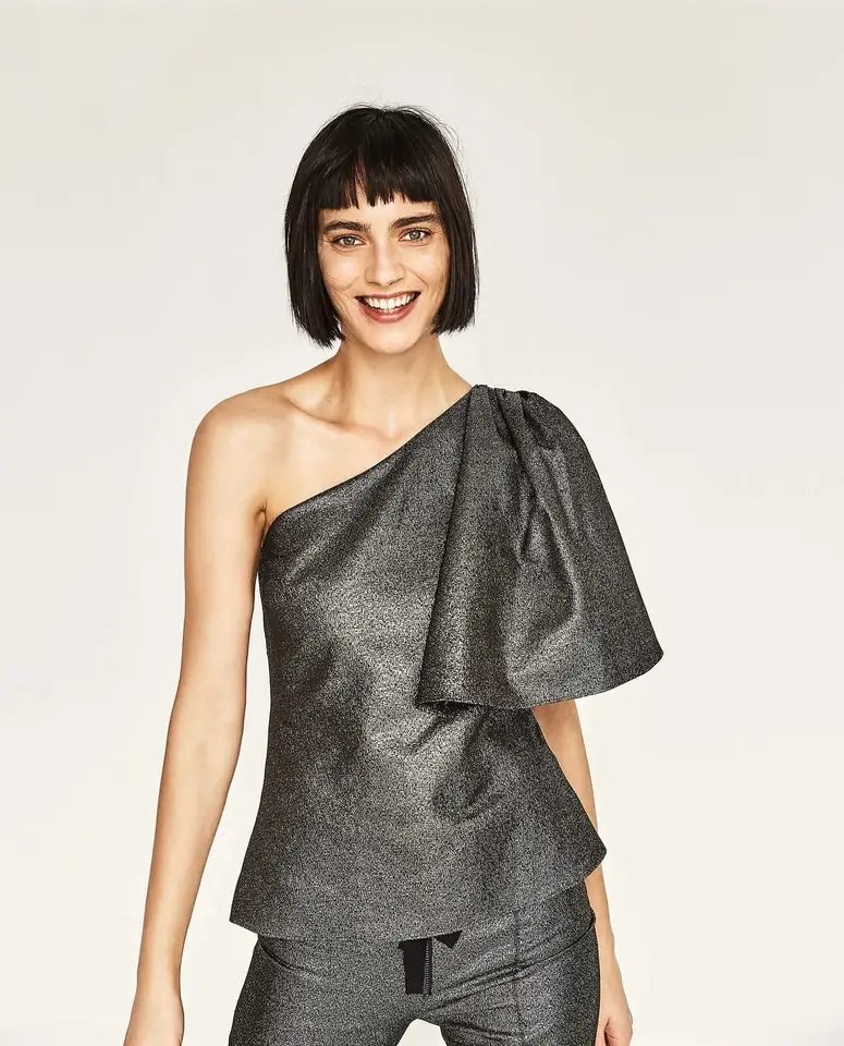 Blusa Zara hombro descubierto
