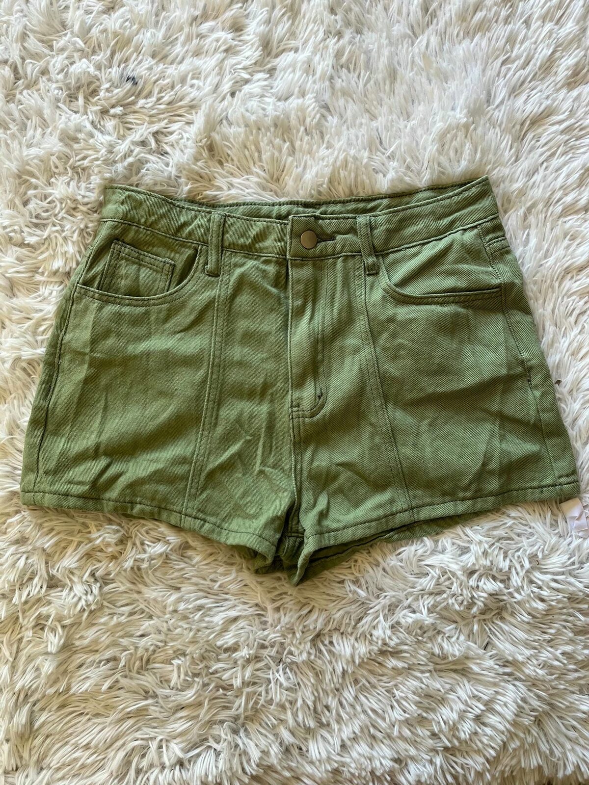 Short verde musgo
