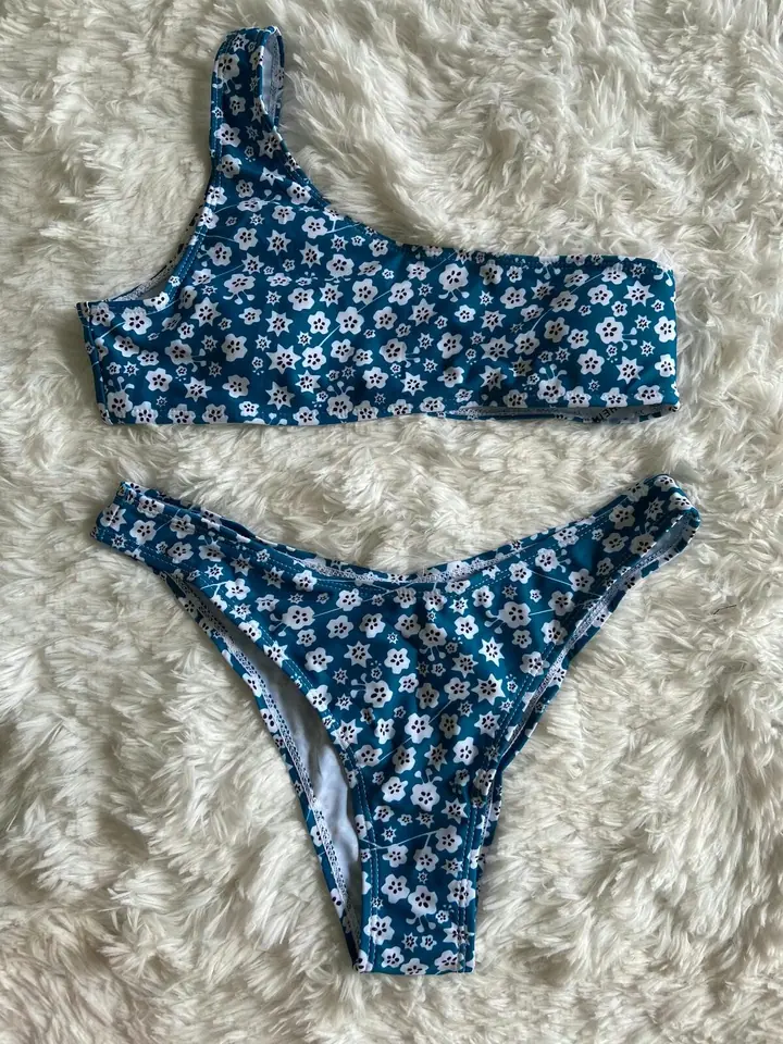 Bikini malla azul con flores