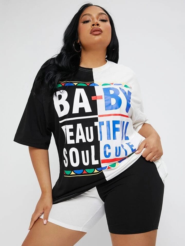 Remera mitad blanca y negra letras de colores