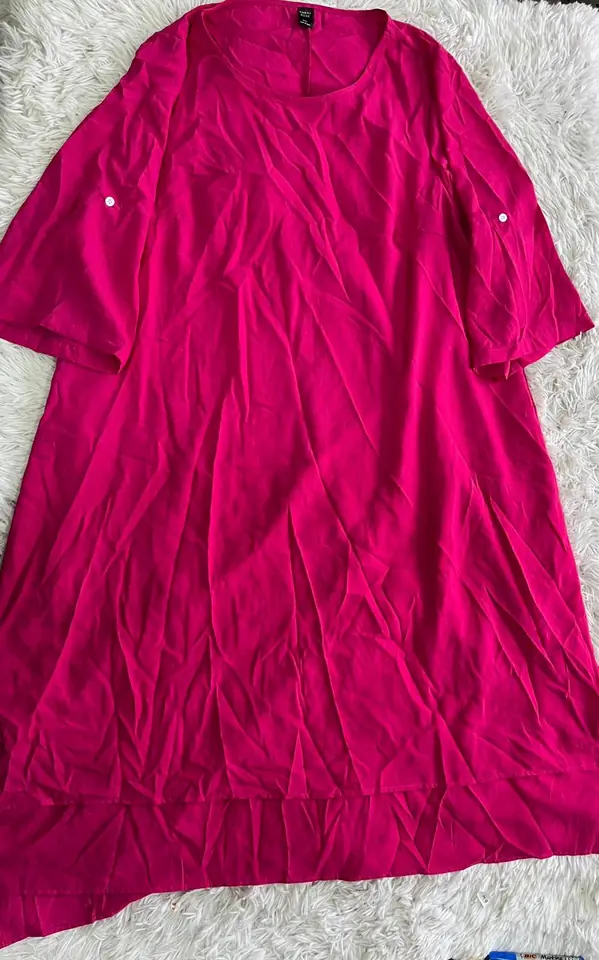 Vestido fucsia largo amplio
