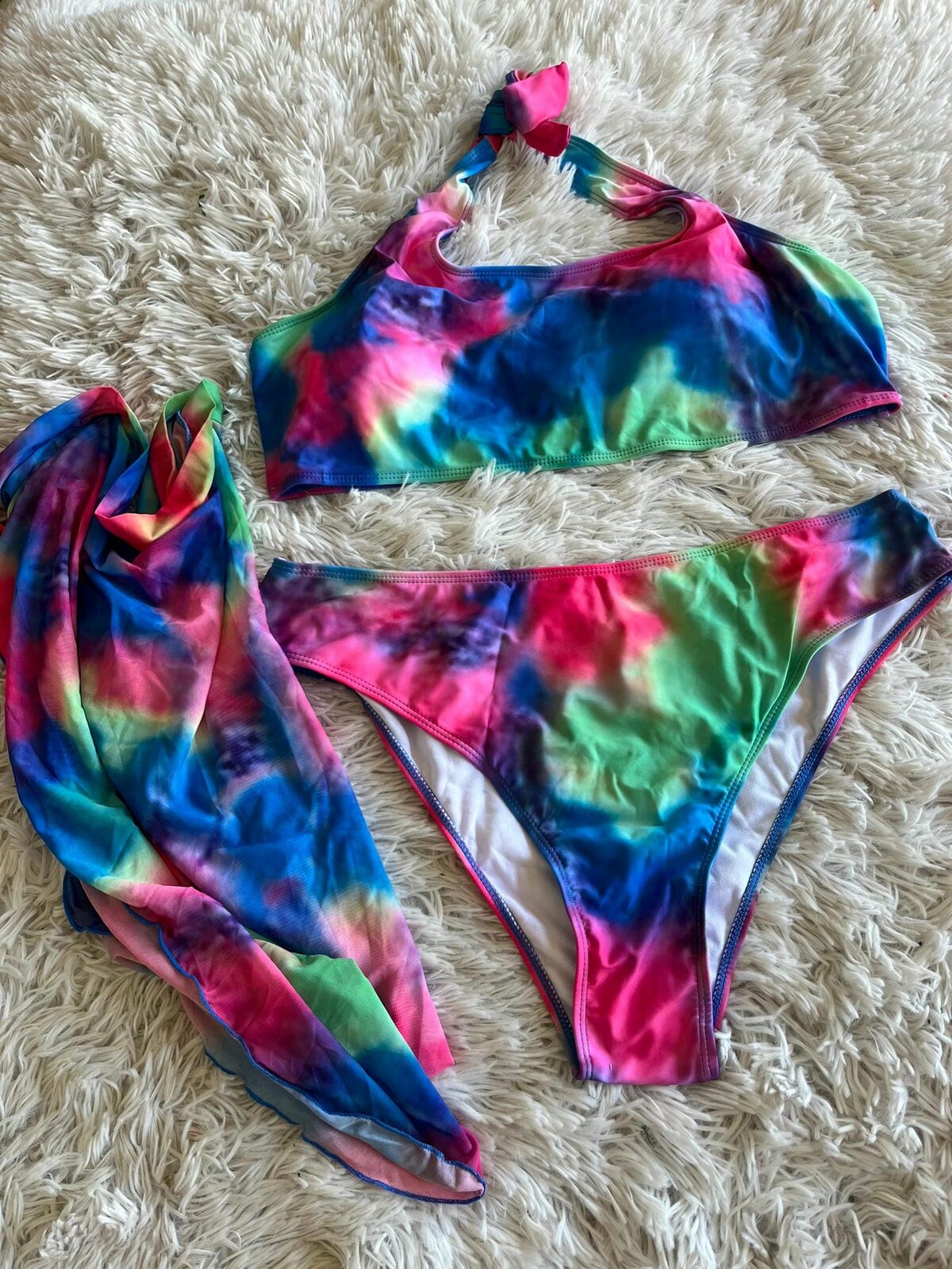 Bikini de colores con pareo falda