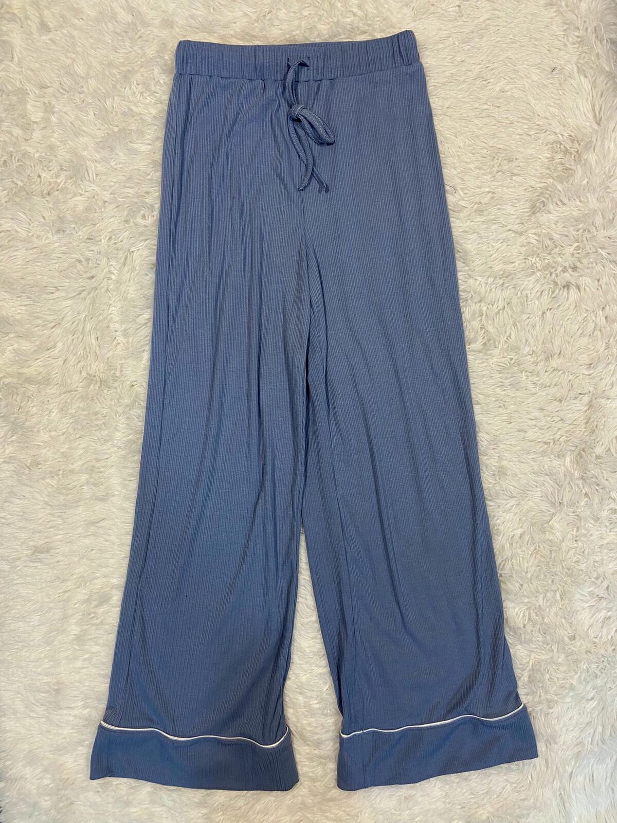 Pantalón palazzo celeste linea blanca