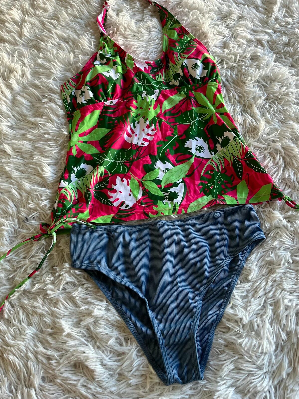 Tankini hojas rosa abajo celeste