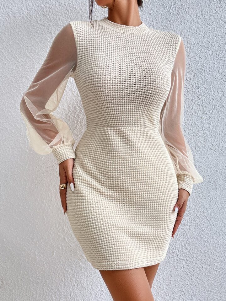 Vestido crema waffle mangas en transparencia