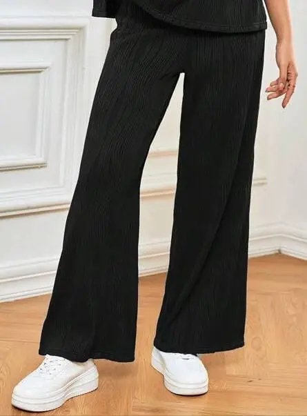 Palazo negro con diseño