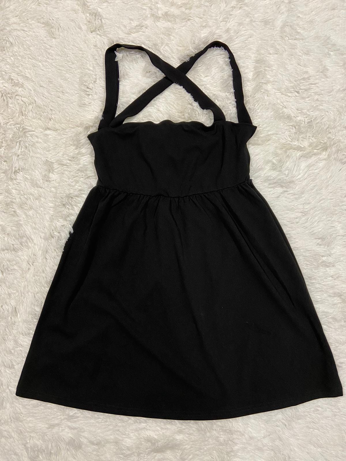 Vestido corto negro