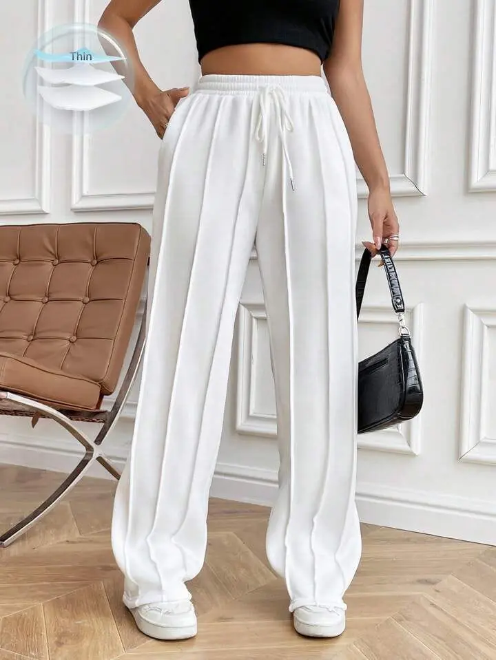 Pantalón blanco lineas para afuera