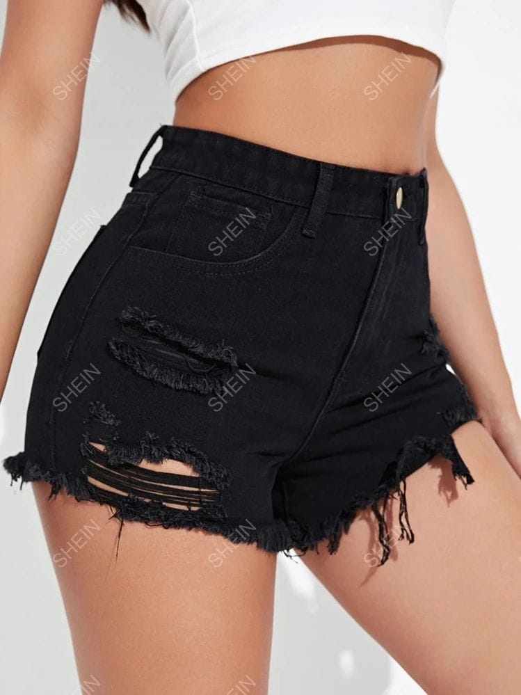 Short negro con roturas
