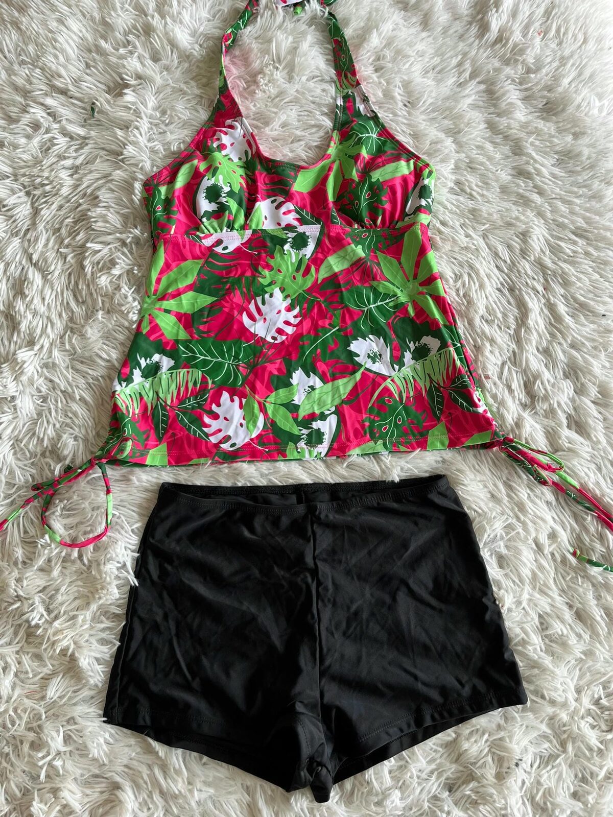 Tankini short negro musculosa verde y rosa