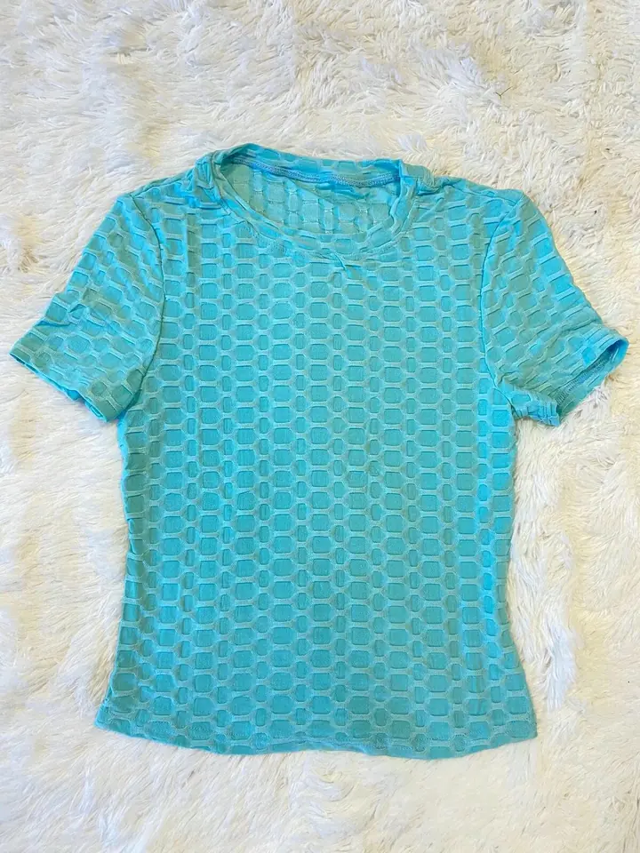 Remera celeste deporte
