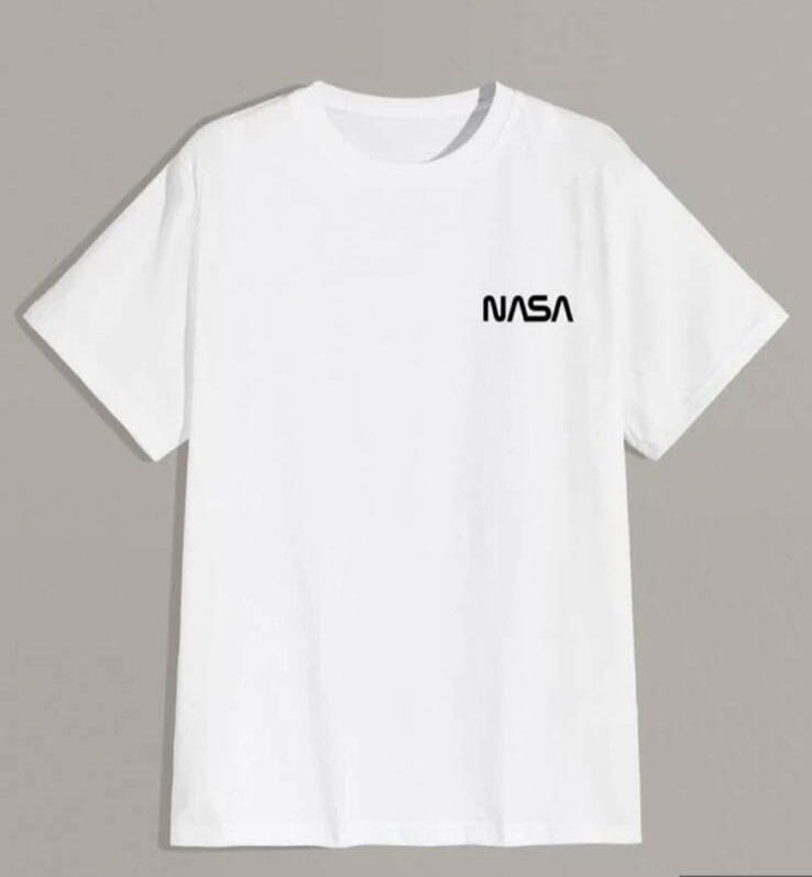 Remera blanca nasa en negro