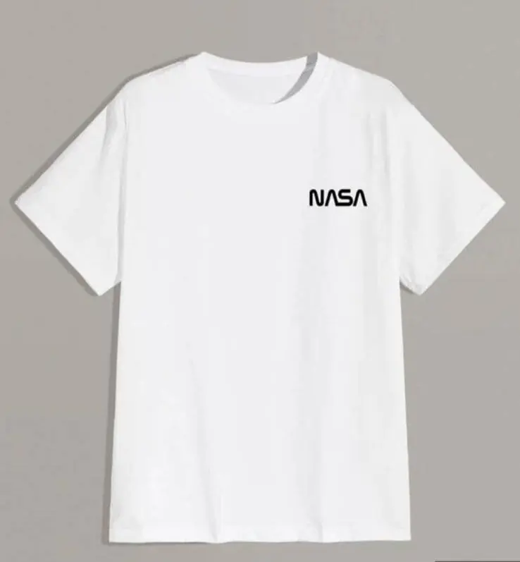 Remera blanca nasa en negro