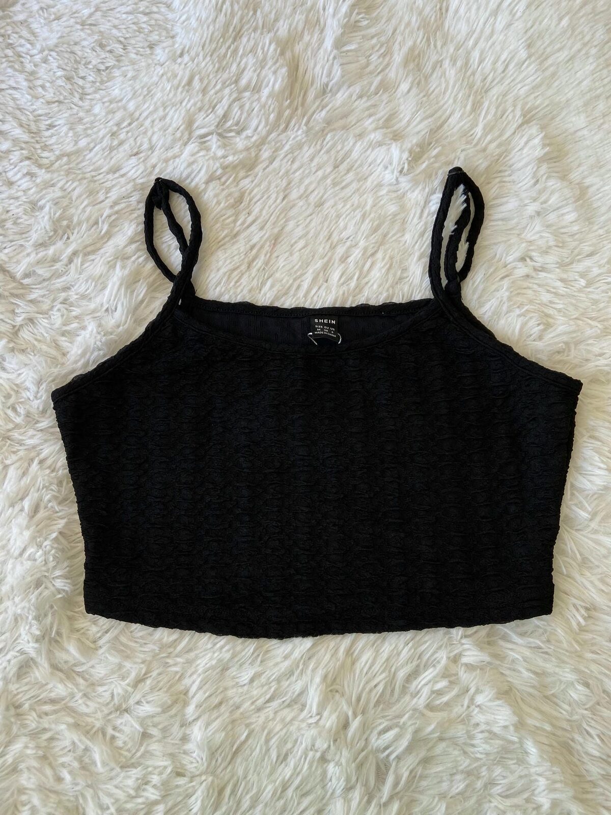 Top negro tiras con relieves