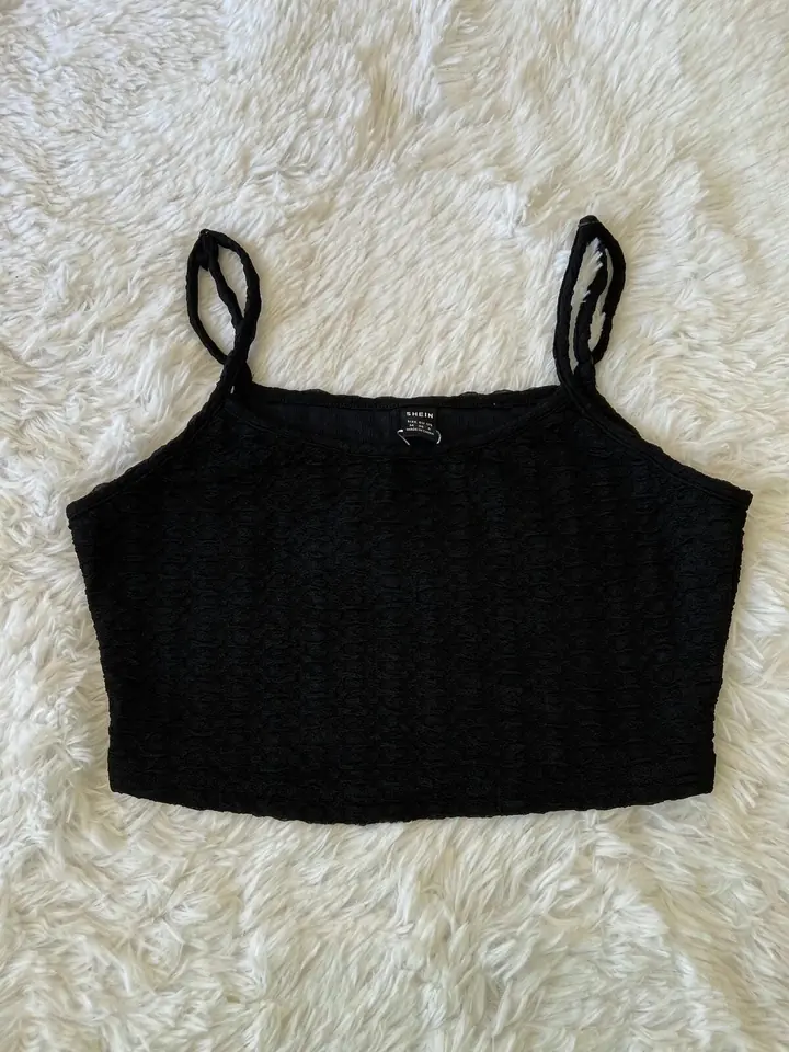 Top negro tiras con relieves