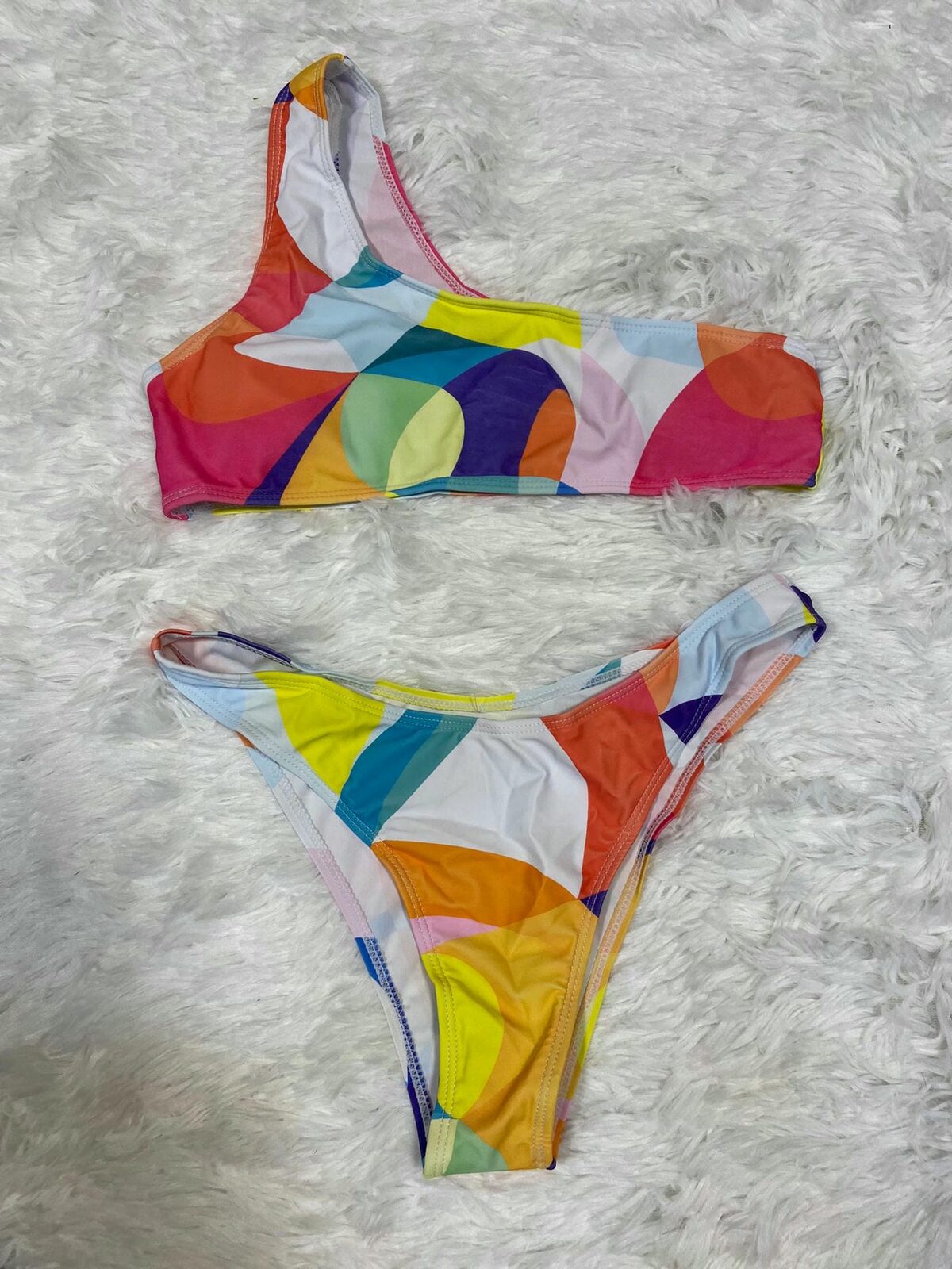 Bikini malla de colores bandeau con una tira