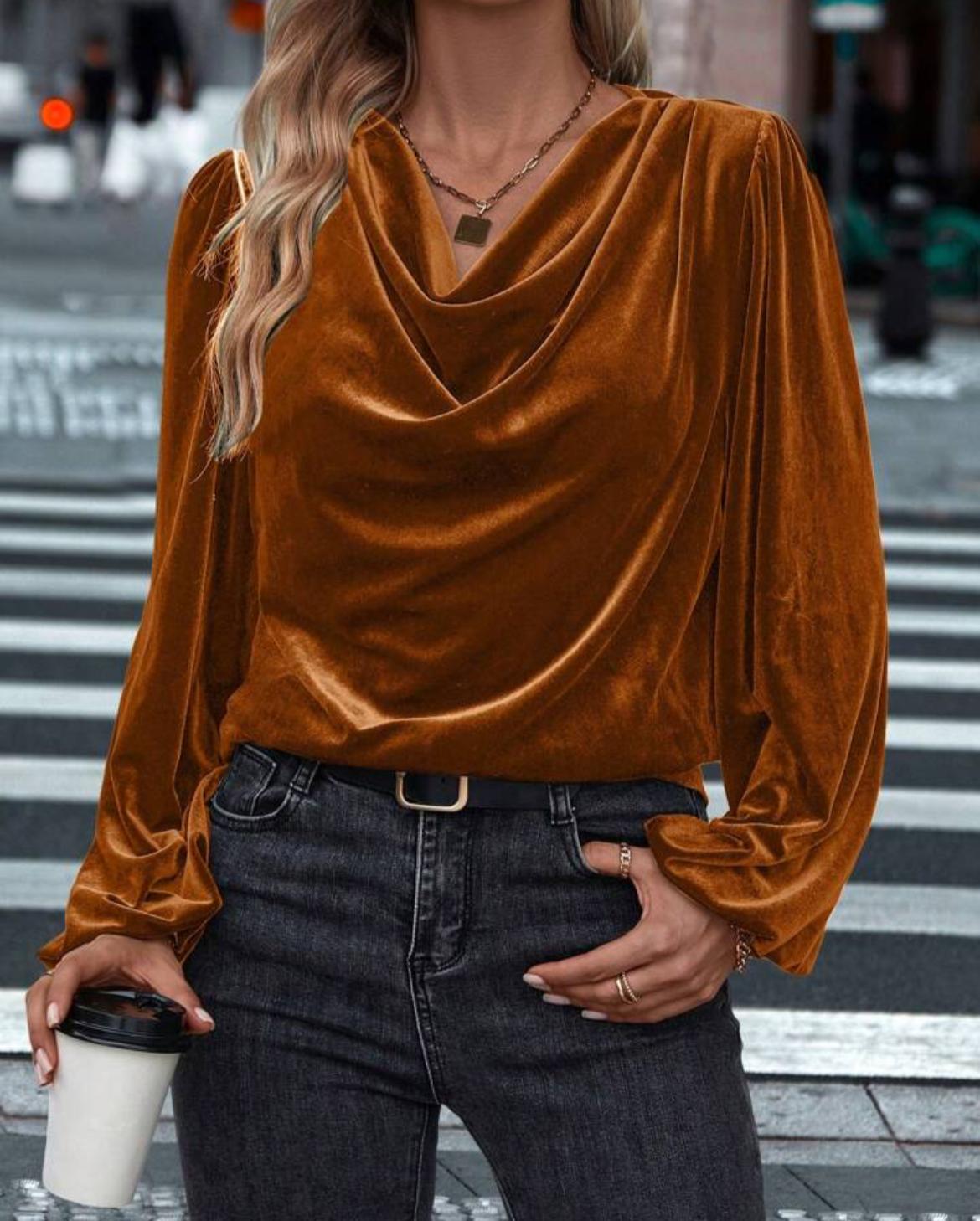 Blusa terracota terciopelo cuello caido