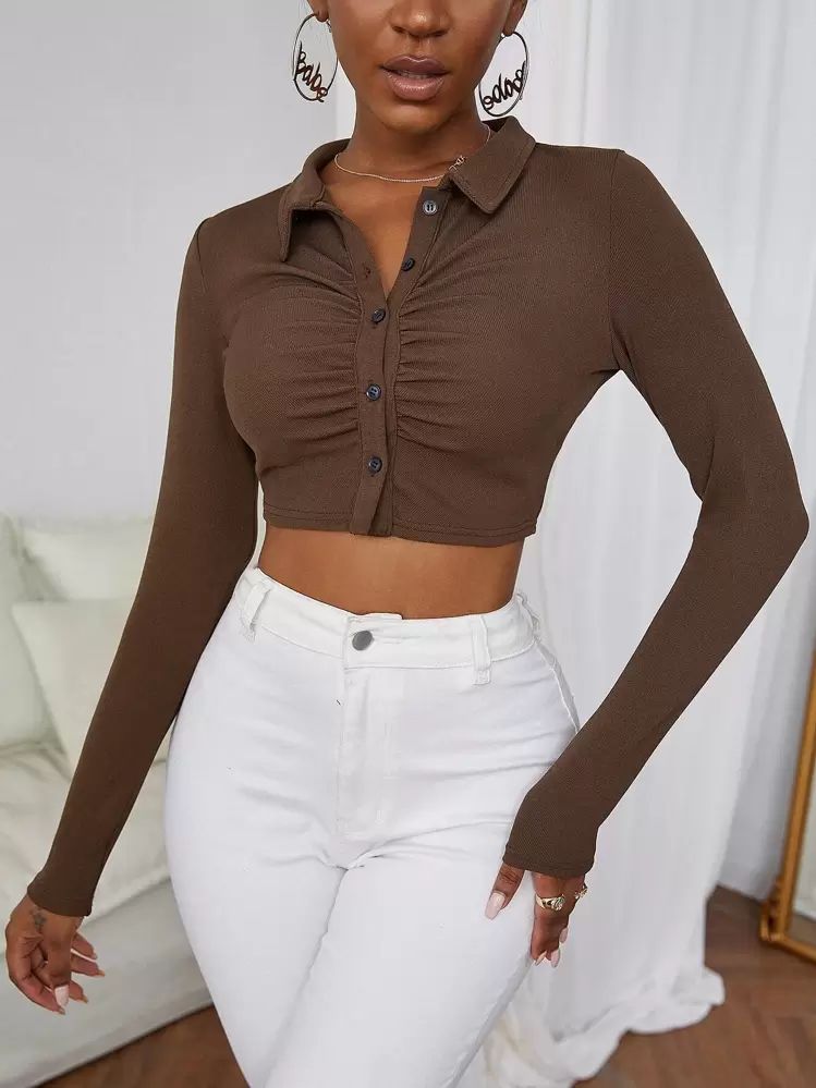 Remera tipo camisa con frunce marrón