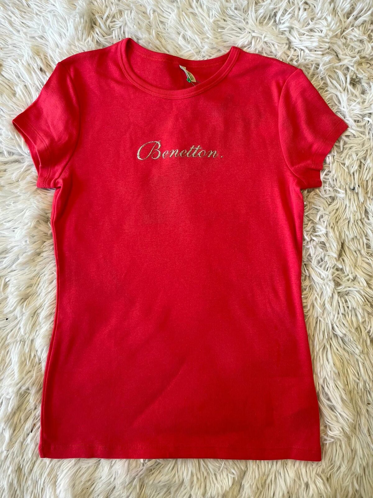Remera rosa fucsia benetton en brillo