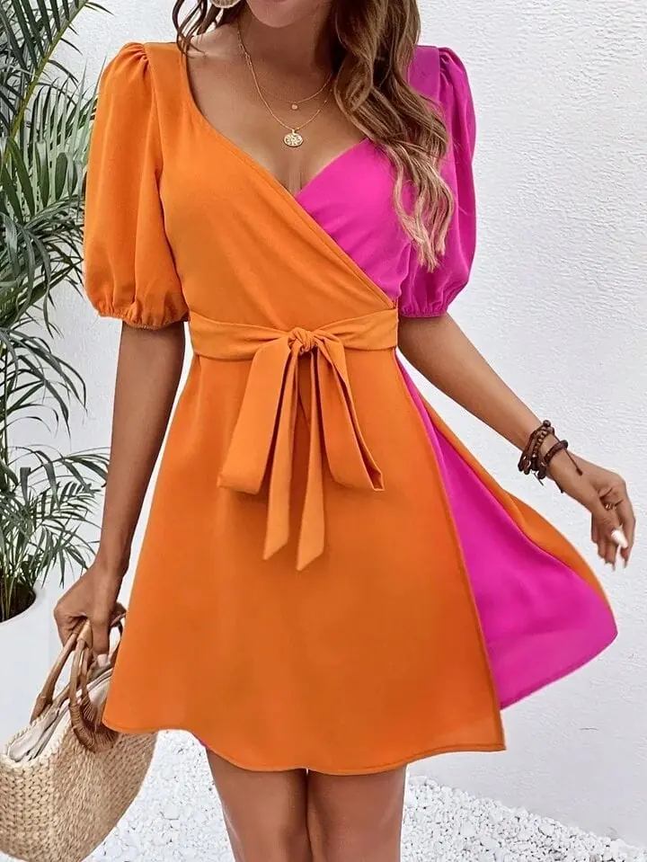 Vestido naranja y rosa con lazo