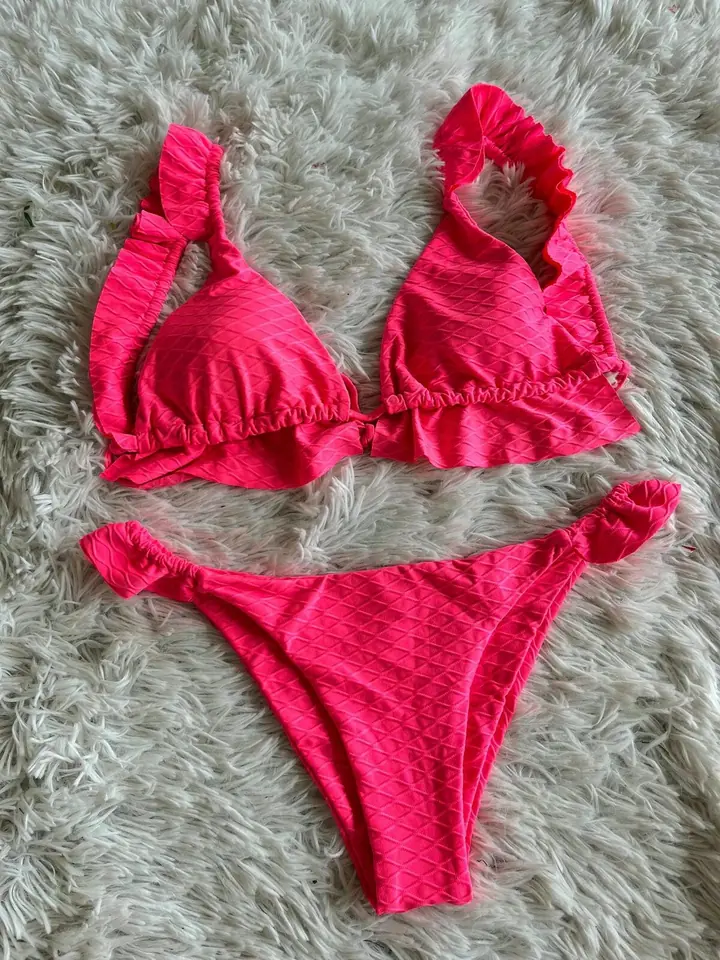 Bikini fucsia fluo con volados