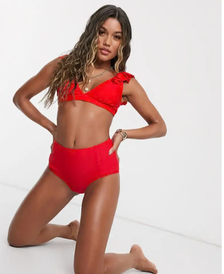 Bikini rojo con volados