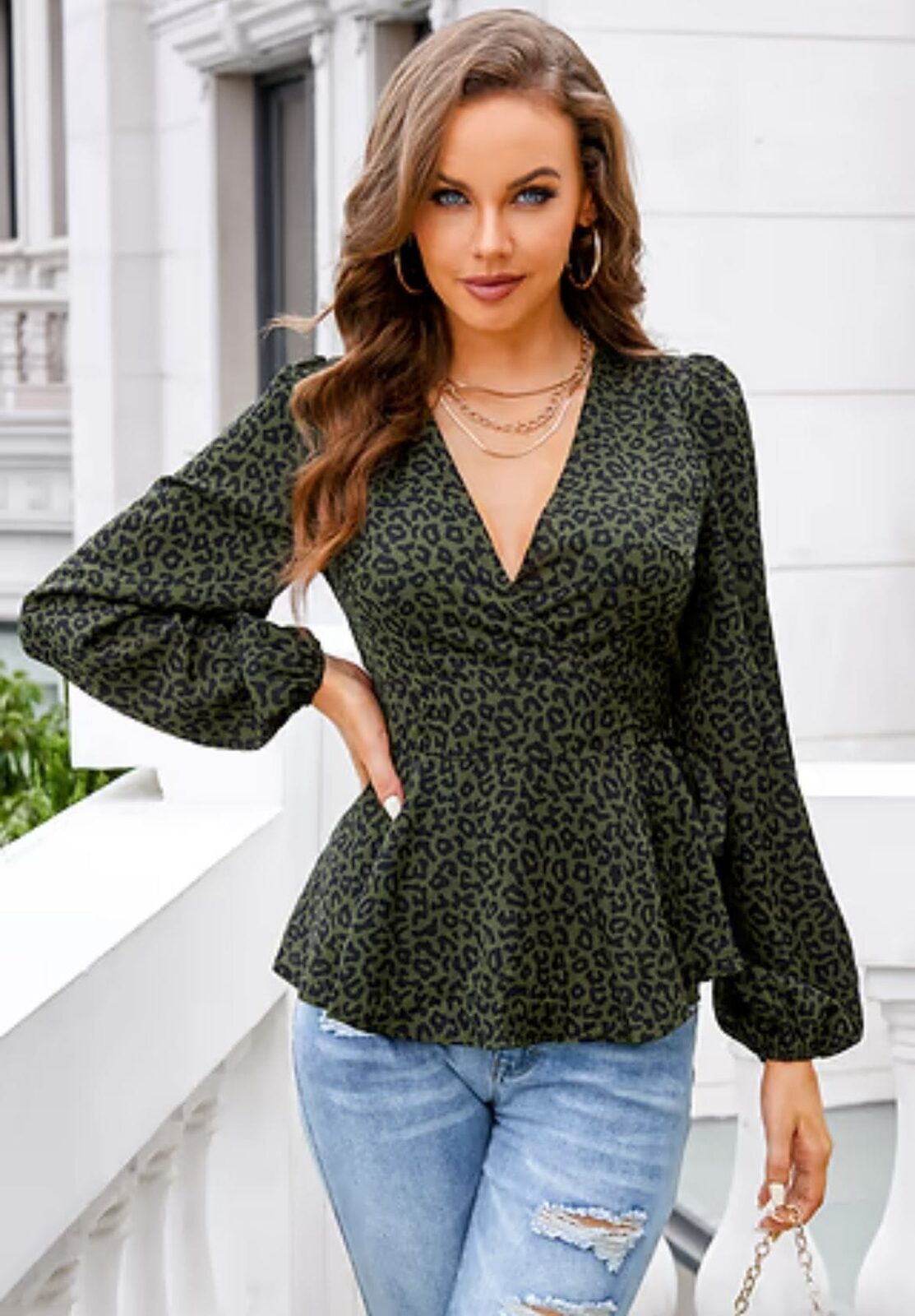 Blusa cruzada animal print verde
