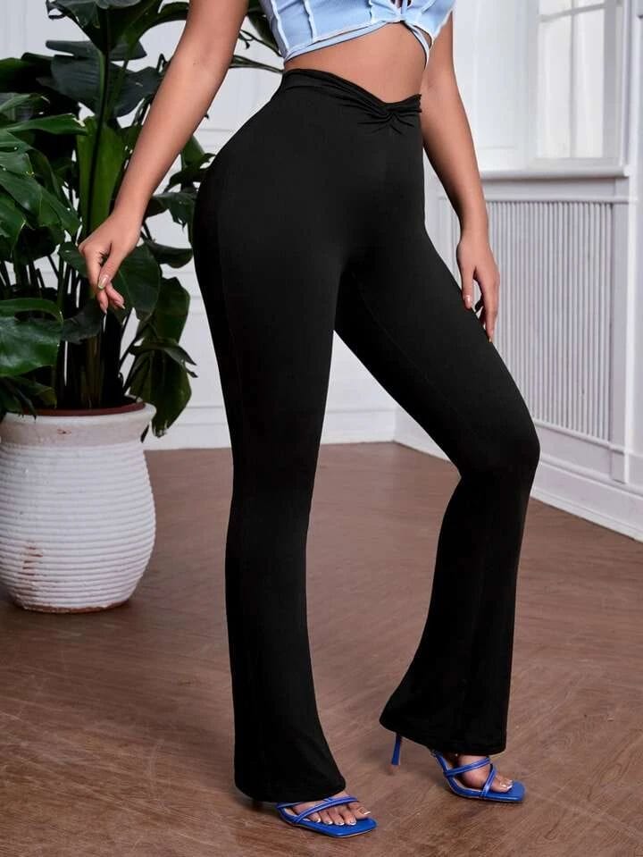 Calza negra con fruncido delante