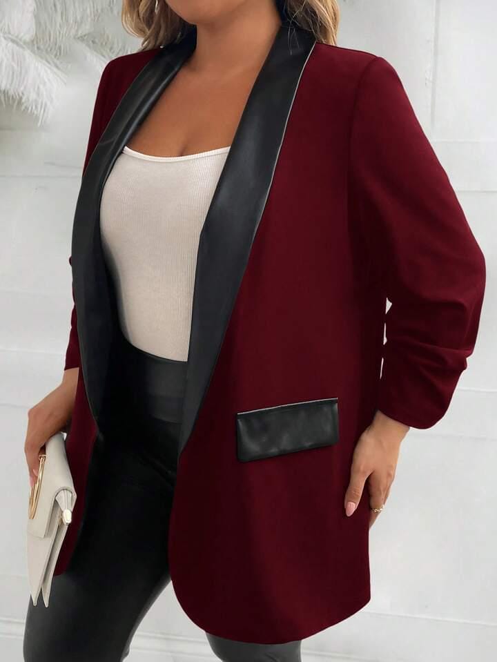 Blazer rojo detalles en cuerina negra