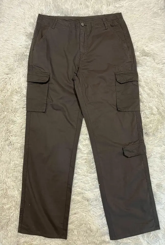 Pantalón cargo gris fino