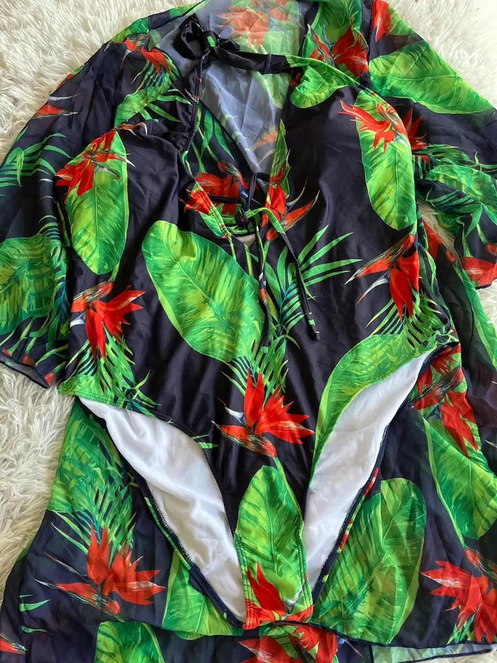 Enteriza azul con hojas incluye kimono