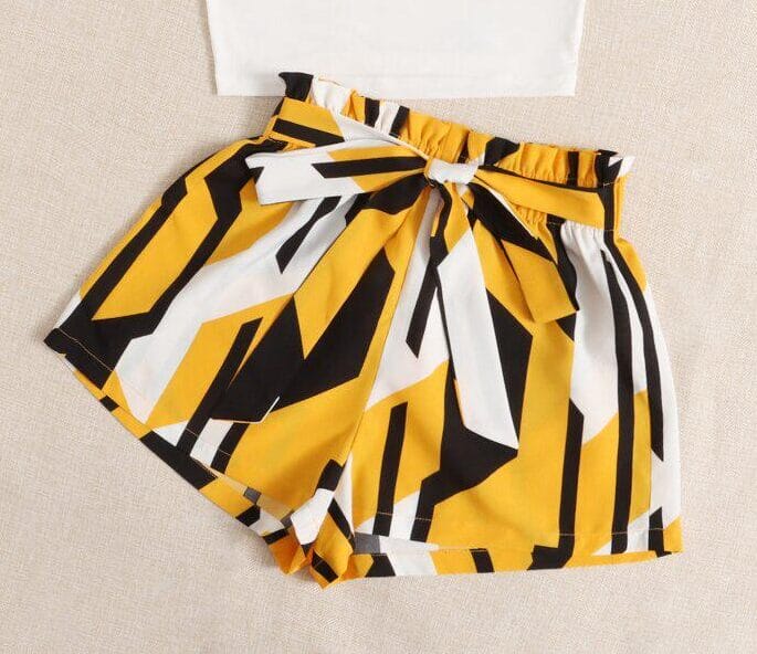 Short amarillo,blanco y negro con lazo