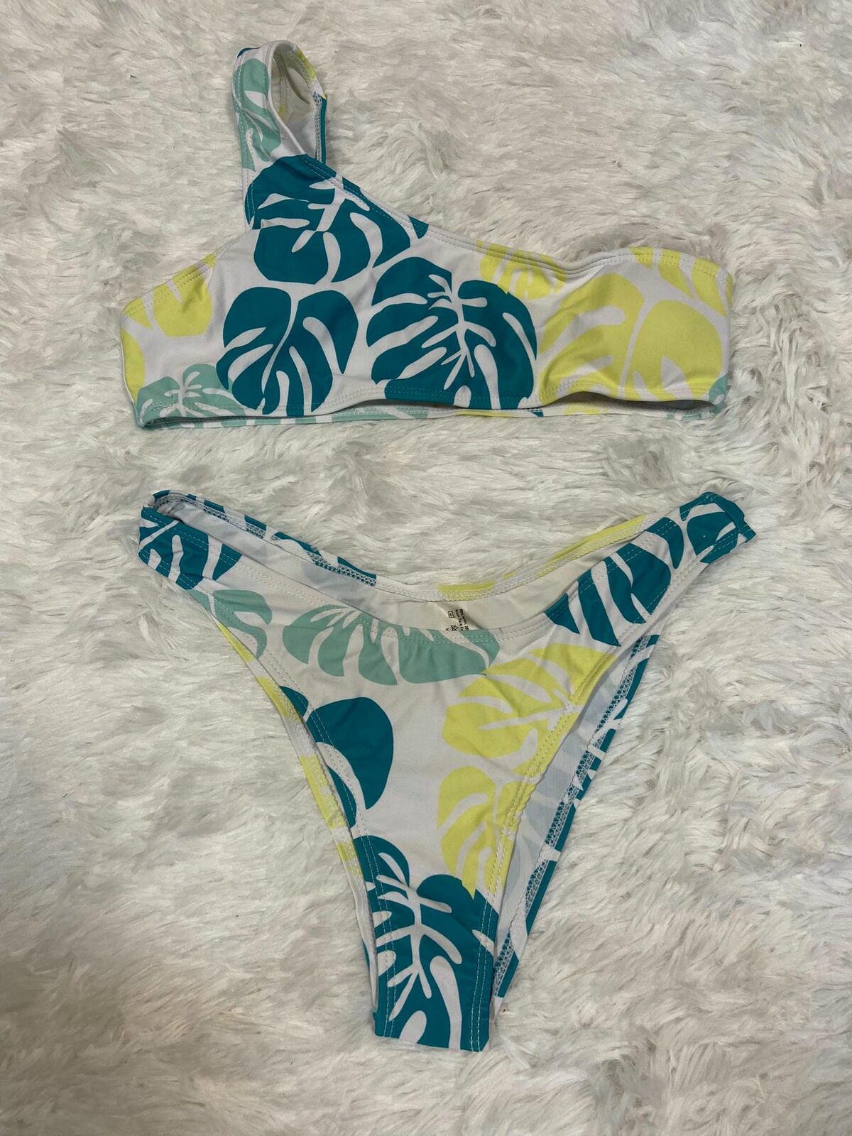 Bikini malla blanca con hojas verdes y amarillas