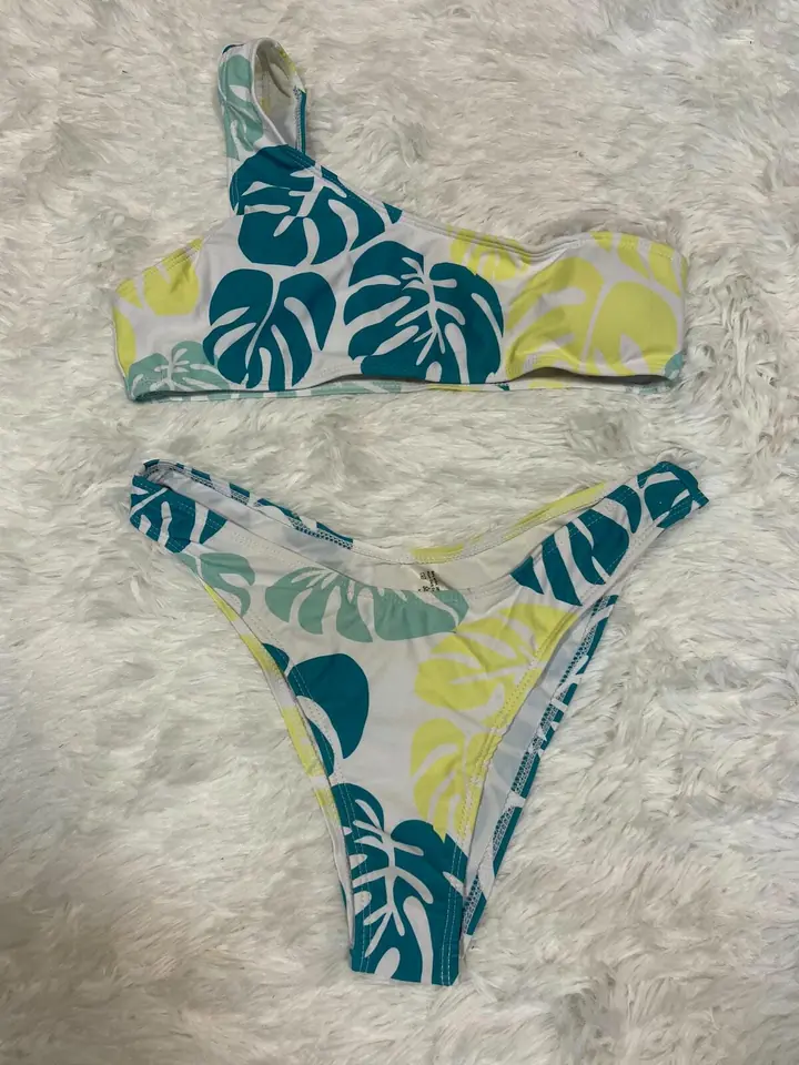 Bikini malla blanca con hojas verdes y amarillas