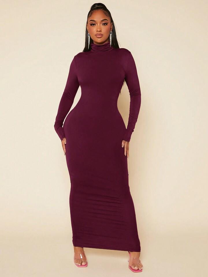 Vestido largo cuello alto bordo