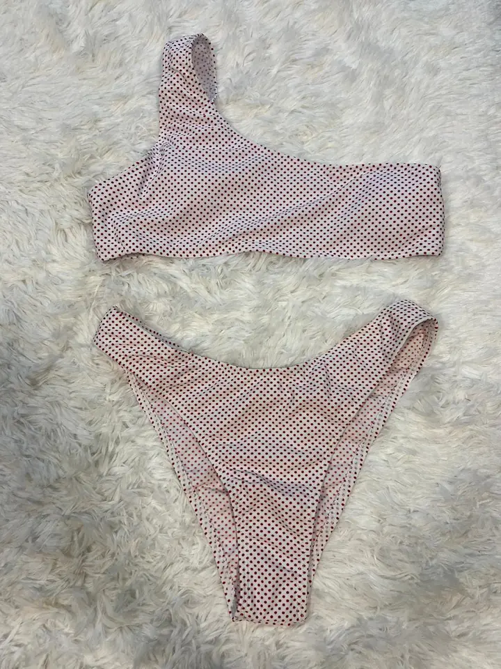 Bikini malla blanca puntos rojos
