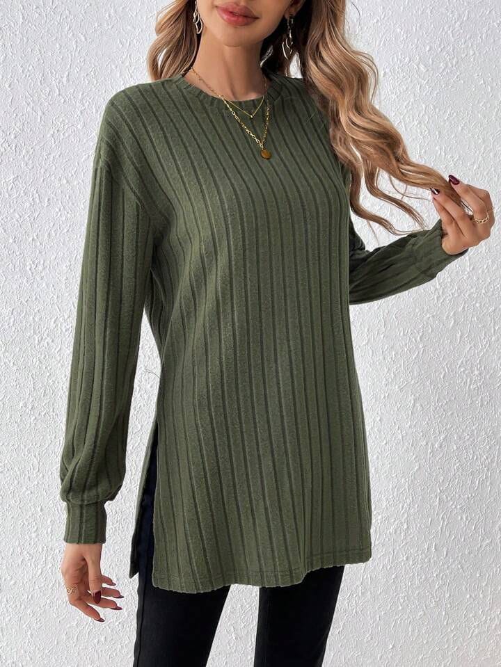 Remera verde canalé cortes a ambos lados