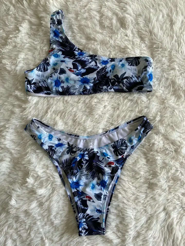 Bikini malla flores celestes