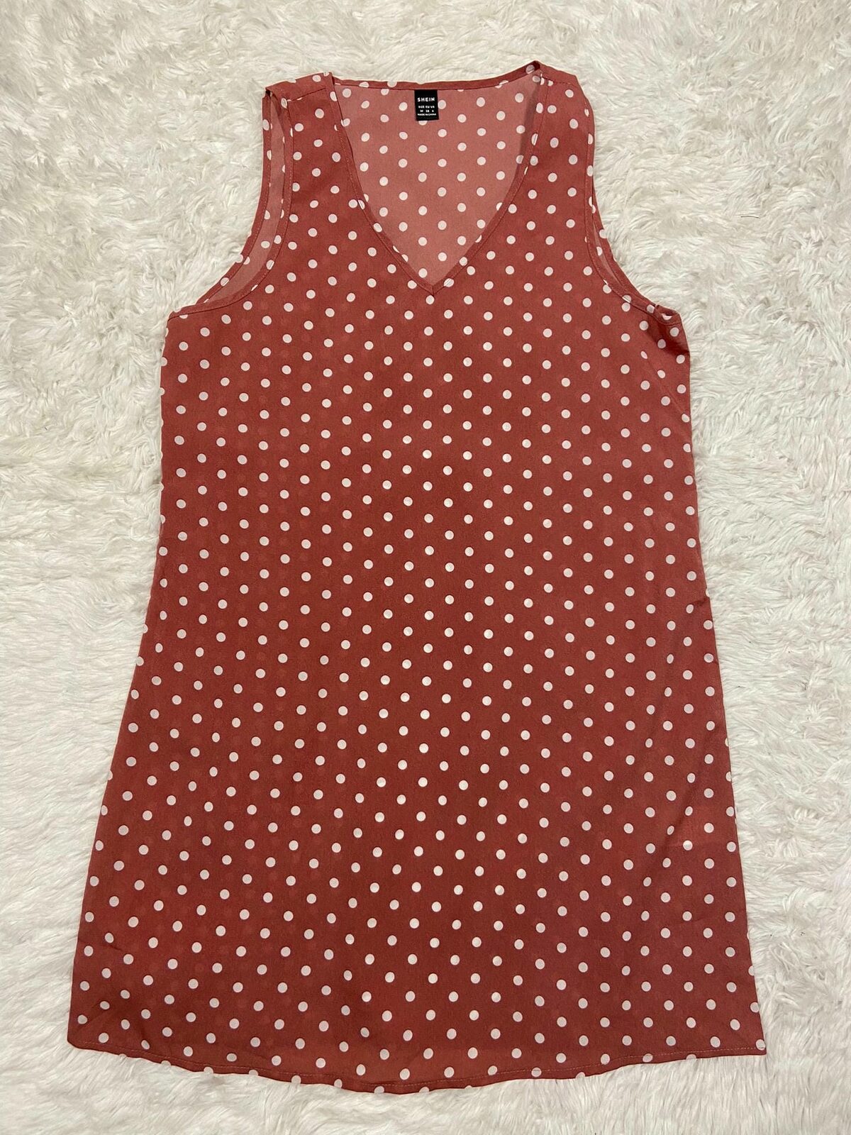 Vestido rosa con puntos